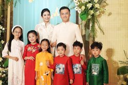 Ngọc Hân cảm động với món quà bất ngờ của chú rể Phú Đạt trong hôn lễ