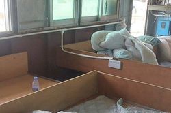 Bên trong tàu sắt lạ không người lái trôi dạt vào bờ biển Quảng Trị có gì?