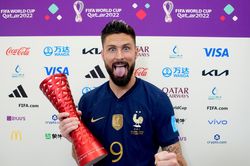 Giroud: 'Thật phi thường'