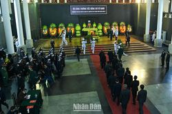 Cử hành trọng thể lễ tang đồng chí Vũ Oanh