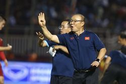 Tuyển Việt Nam: Hoàn hảo quá hóa... lo