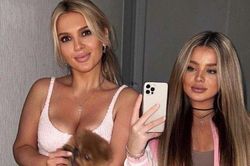 Cặp mẹ con gây 'lú' với ngoại hình như chị em sinh đôi