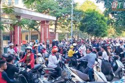 Văn hóa ứng xử nơi cổng trường