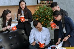 Đồng nghiệp có thể giúp bạn ăn uống lành mạnh hơn