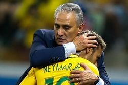 Neymar viết tâm thư cho HLV Tite