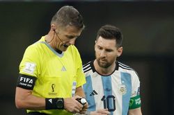 Tin nóng bóng đá tối 12/12: Croatia không kèm riêng Messi