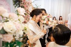 Khánh Thi nghẹn ngào bật khóc khi được tuyên bố đã có danh phận