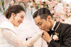 Khánh Thi bật khóc tại lễ thành hôn