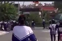 Thanh Hóa: Xác minh clip nhóm học sinh đánh nhau sau giờ tan trường