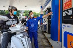 Giá xăng giảm mạnh, còn hơn 20.000 đồng/lít