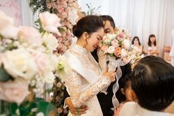 Khánh Thi bật khóc nức nở khi được tuyên bố có danh phận ở nhà chồng