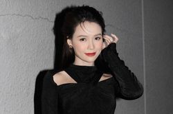 Trước khi được cầu hôn, Sam từng vướng tin đồn hẹn hò với một mỹ nam Vbiz