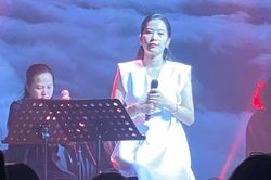 Nam Em lần đầu lộ diện sau ồn ào tình cảm với Bạch Công Khanh: 'Mong một ngày bình yên'