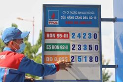 Giá xăng dầu đồng loạt giảm mạnh, thấp nhất từ tháng 3 năm nay