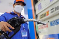 Giá xăng dầu tiếp tục giảm sâu
