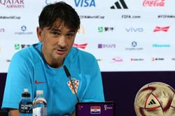 HLV Dalic: 'Messi không chạy nhiều, cũng không đuổi theo bóng'
