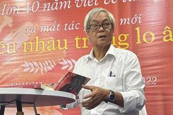 Nguyễn Đông Thức - Ngoài 70 vẫn 'Yêu nhau trong lo âu'