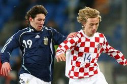 Messi, Modric và lần chạm trán không thể quên 16 năm trước