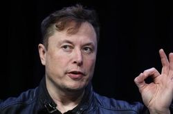 Tỷ phú Elon Musk chính thức mất ngôi giàu nhất thế giới
