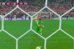 Martinez quay lưng, không dám nhìn Messi đá penalty
