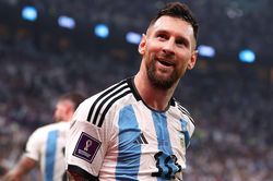 Tin bóng bóng đá sáng 14/12: Messi lập một loạt kỷ lục