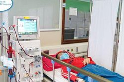 Tự ý dùng thuốc Nam không rõ nguồn gốc, 2 trẻ mắc bệnh thận nặng