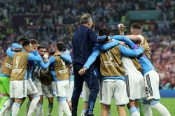 Argentina vào chung kết World Cup