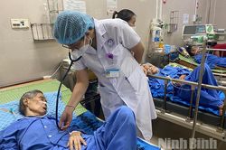 Đề phòng một số bệnh thường gặp ở người cao tuổi khi trời lạnh