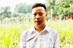 Bí thư tận tụy, gương mẫu