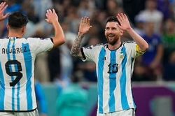 Thắng đậm Croatia, Argentina vào chung kết World Cup