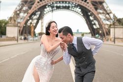 Tung ảnh cưới lãng mạn ở tháp Eiffel, Khánh Thi - Phan Hiển hé lộ nhiều 'góc khuất'