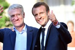 Tổng thống Pháp muốn Dechamps ở lại sau World Cup 2022