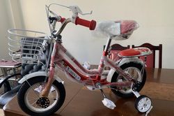 Thu giữ lô xe đạp, xe đẩy 3 bánh trẻ em không có giấy tờ nhập khẩu