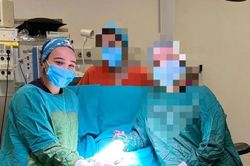 Cô gái 20 tuổi giả mạo bác sĩ làm việc ở bệnh viện suốt một năm mà không ai biết