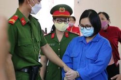 Nữ sinh 21 tuổi giết cha ruột bằng xyanua lĩnh án chung thân