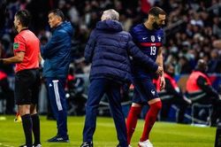 Benzema tức giận với Deschamps, không định đá chung kết World Cup
