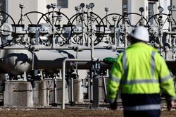 EU quyết tâm 'rời bỏ' năng lượng Nga trong năm 2023