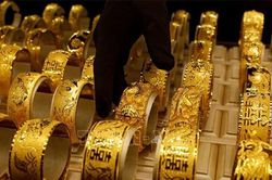 Giá vàng châu Á đi lên trong phiên cuối tuần 16/12