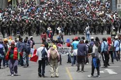 Peru tìm cách hạ nhiệt khủng hoảng chính trị