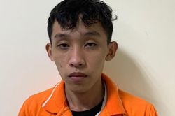 Gã trai nấp trong nhà vệ sinh nữ, chờ thời cơ trộm cắp tài sản