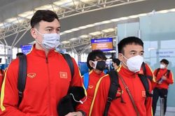 Bóng đá Việt Nam ngày 17/12: Tuyển Việt Nam tập buổi đầu tại Lào, Thái Lan chốt danh sách