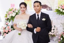 Khánh Thi diện váy công chúa trong hôn lễ ở nhà thờ