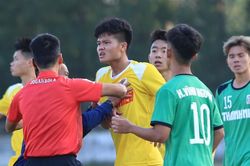 U21 Hà Nội và Nutifood xô xát nhau với 1 thẻ đỏ, 2 thẻ vàng