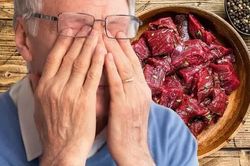 Mù lòa vì ăn đồ chưa nấu chín