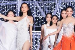 Bảo Ngọc đổi giày thấp để không lấn lướt Tiểu Vy