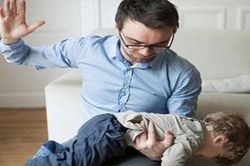Bé trai 8 tuổi chóng mặt và qua đời chỉ vì sai lầm của cha mẹ khi dạy con