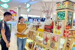 Cơ sở làm hàng OCOP ở Gia Lai vào vụ Tết