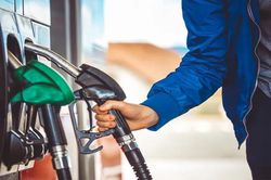 Dự báo giá xăng tiếp tục giảm nhẹ