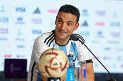 Scaloni: 'Messi luôn được chào đón nếu tiếp tục thi đấu tại World Cup 2026'