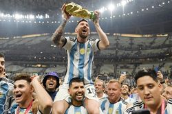 Messi phá hàng loạt kỷ lục khi cùng Argentina vô địch World Cup 2022